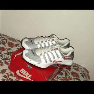 Nike Shox NZ White Red Platinum Silver